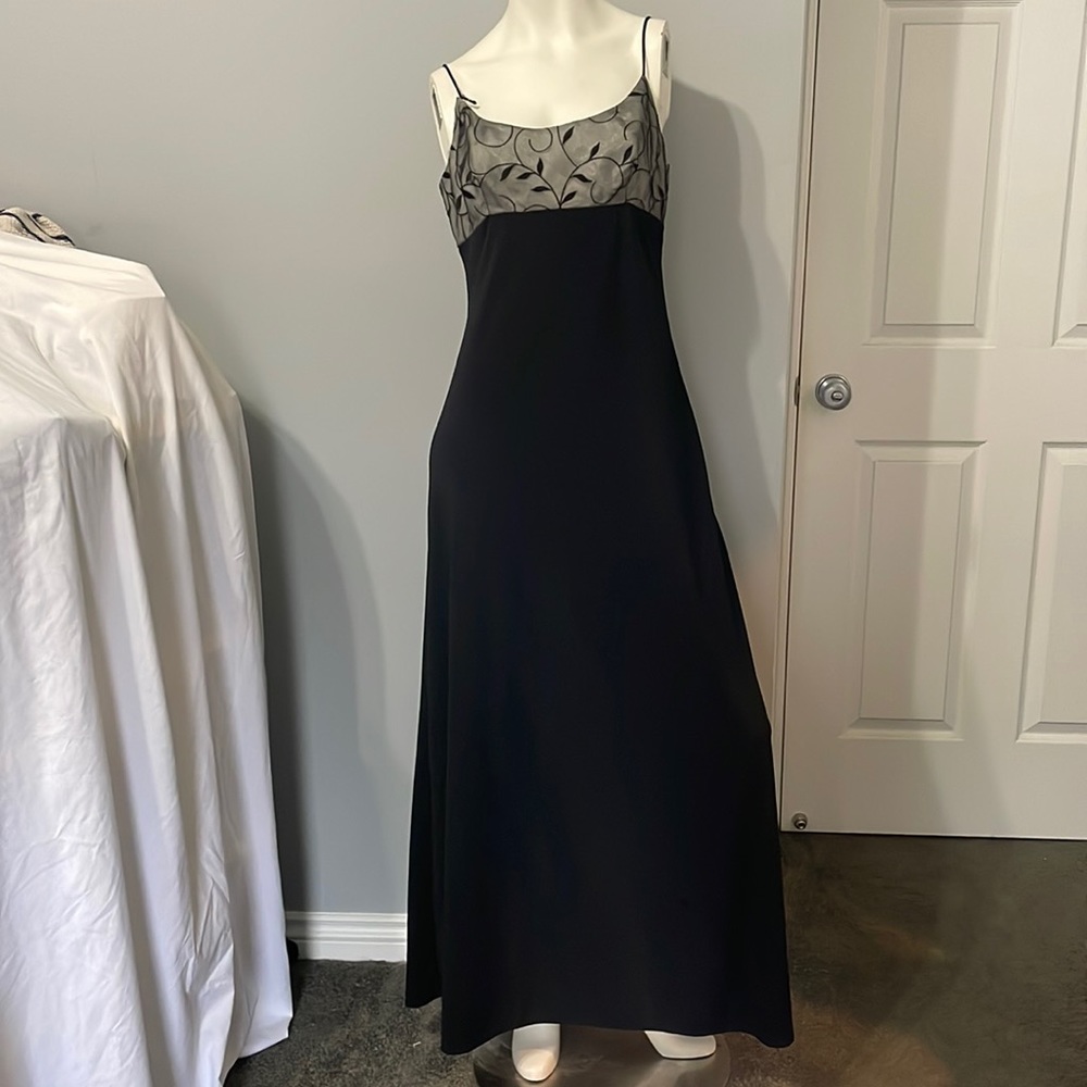 De-Larissa by Shiela Yen Dress, size 11/12. Bundle & Save!